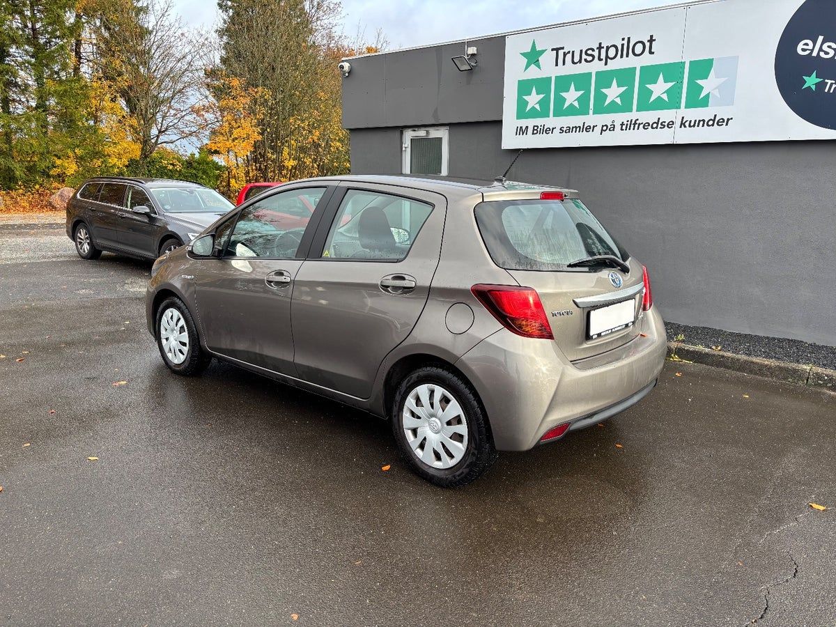 Thumbnail 3 af Toyota Yaris
